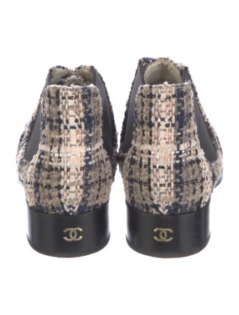 Chanel 2019 Interlocking CC Logo Lace-Up Boots