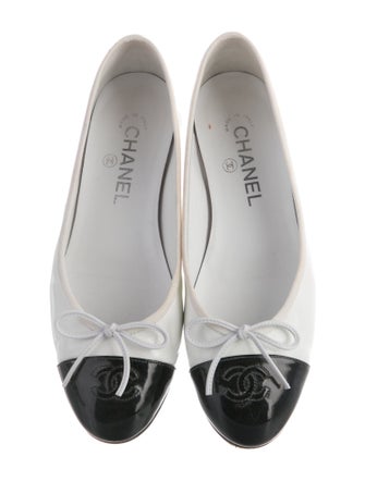 Chanel 2020 Interlocking CC Logo Flats