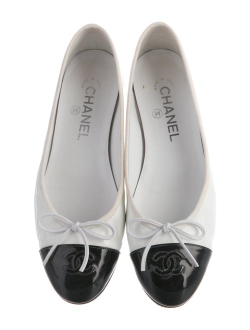 Chanel 2020 Interlocking CC Logo Flats