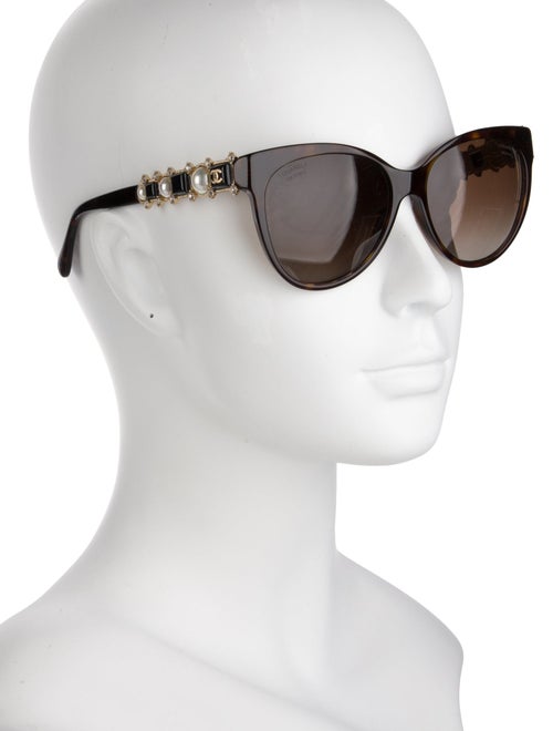 Chanel Interlocking CC Logo Cat-Eye Sunglasses