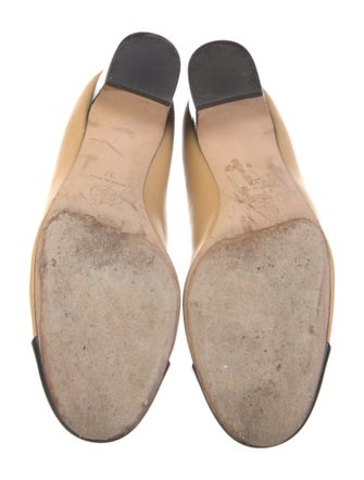 Chanel Interlocking CC Logo Leather Pumps