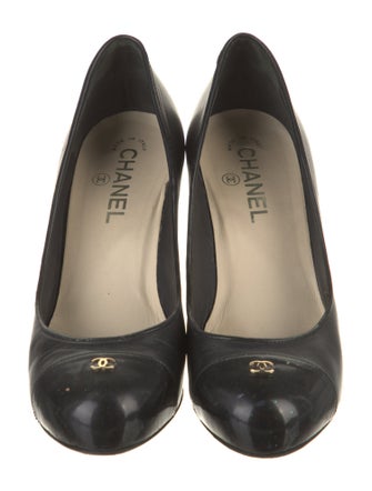 Chanel Interlocking CC Logo Lambskin Pumps