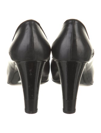 Chanel Interlocking CC Logo Lambskin Pumps