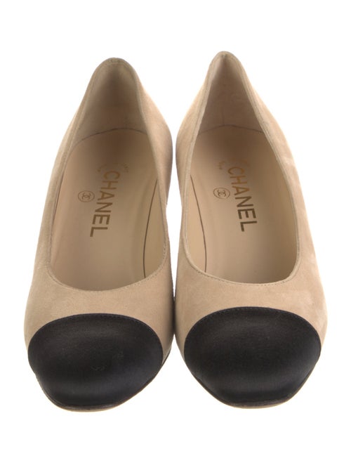 Chanel 2017 Interlocking CC Logo Pumps