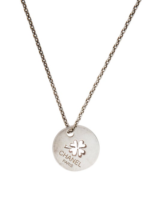 Chanel 31 Rue Cambon Clover Pendant Necklace