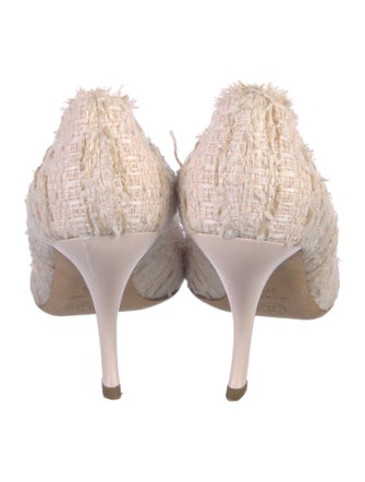 Chanel Interlocking CC Logo Tweed Pumps
