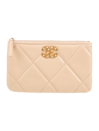 Chanel Small 19 O-Case