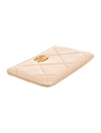 Chanel Small 19 O-Case