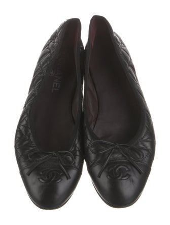 Chanel Interlocking CC Logo Leather Ballet Flats