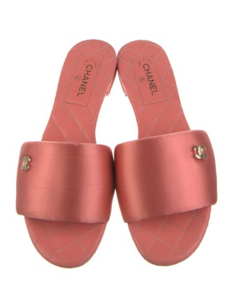 Chanel 2022 Interlocking CC Logo Slides