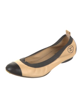 Chanel Interlocking CC Logo Leather Flats