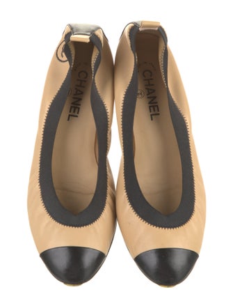 Chanel Interlocking CC Logo Leather Flats