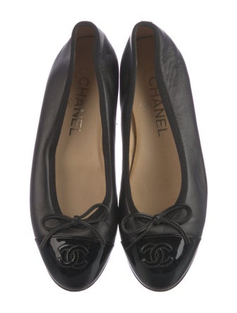 Chanel Interlocking CC Logo Leather Ballet Flats