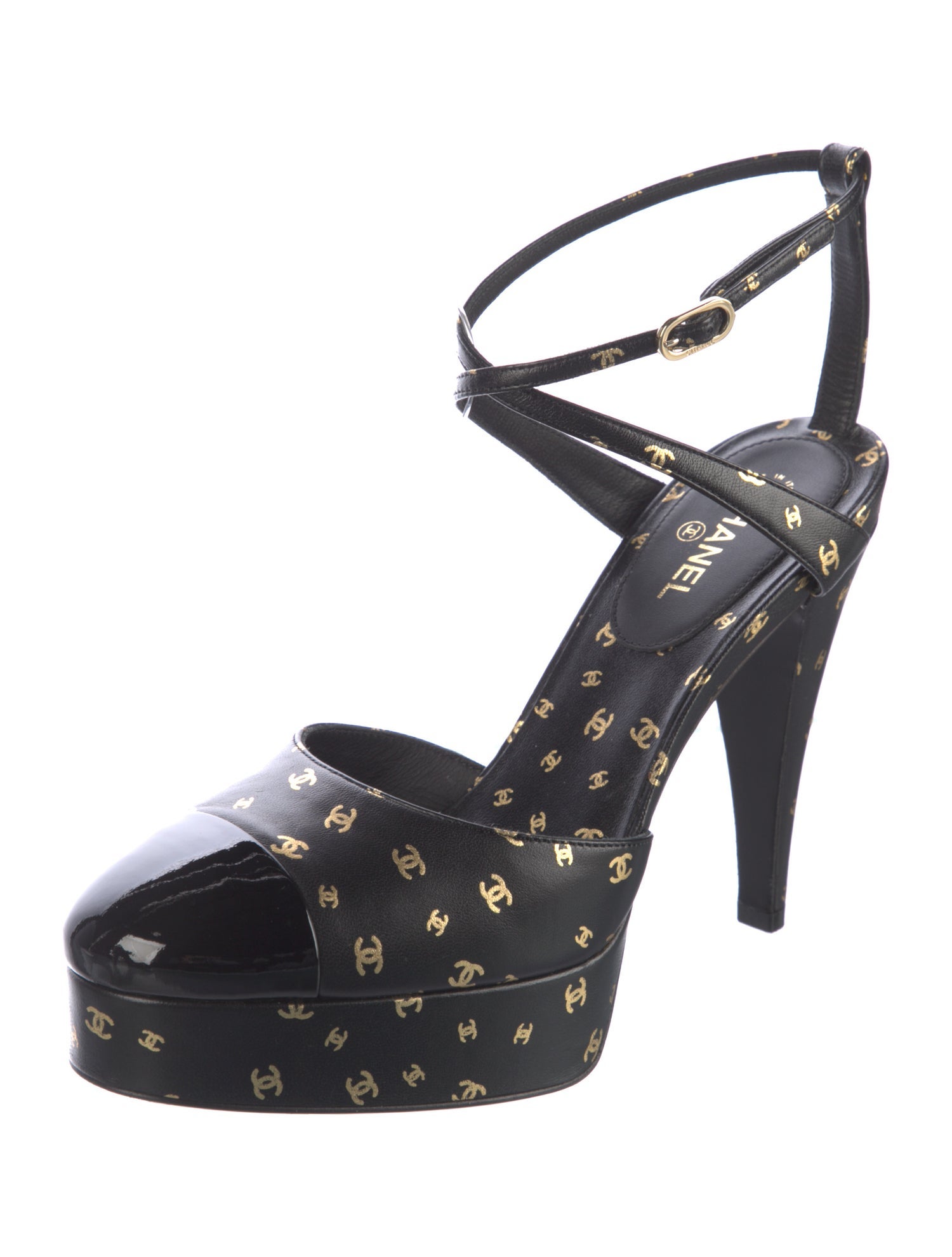 Chanel 2023 Interlocking CC Logo Pumps