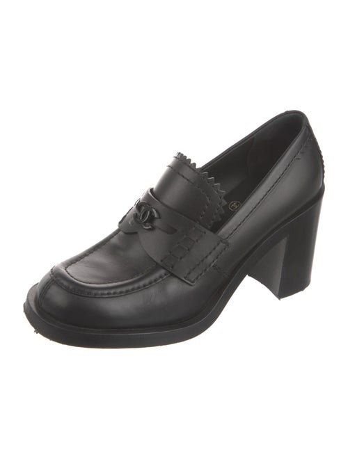 Chanel 2023 Interlocking CC Logo Pumps