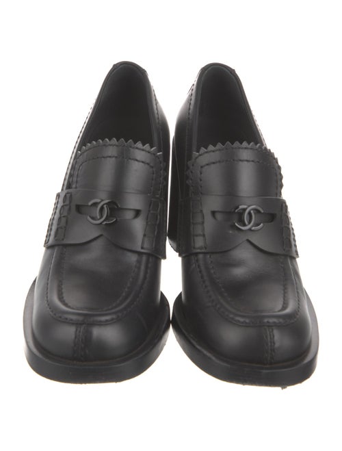 Chanel 2023 Interlocking CC Logo Pumps