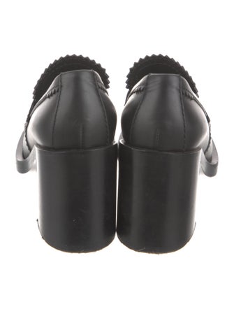 Chanel 2023 Interlocking CC Logo Pumps