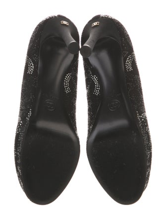 Chanel 2023 Interlocking CC Logo Pumps