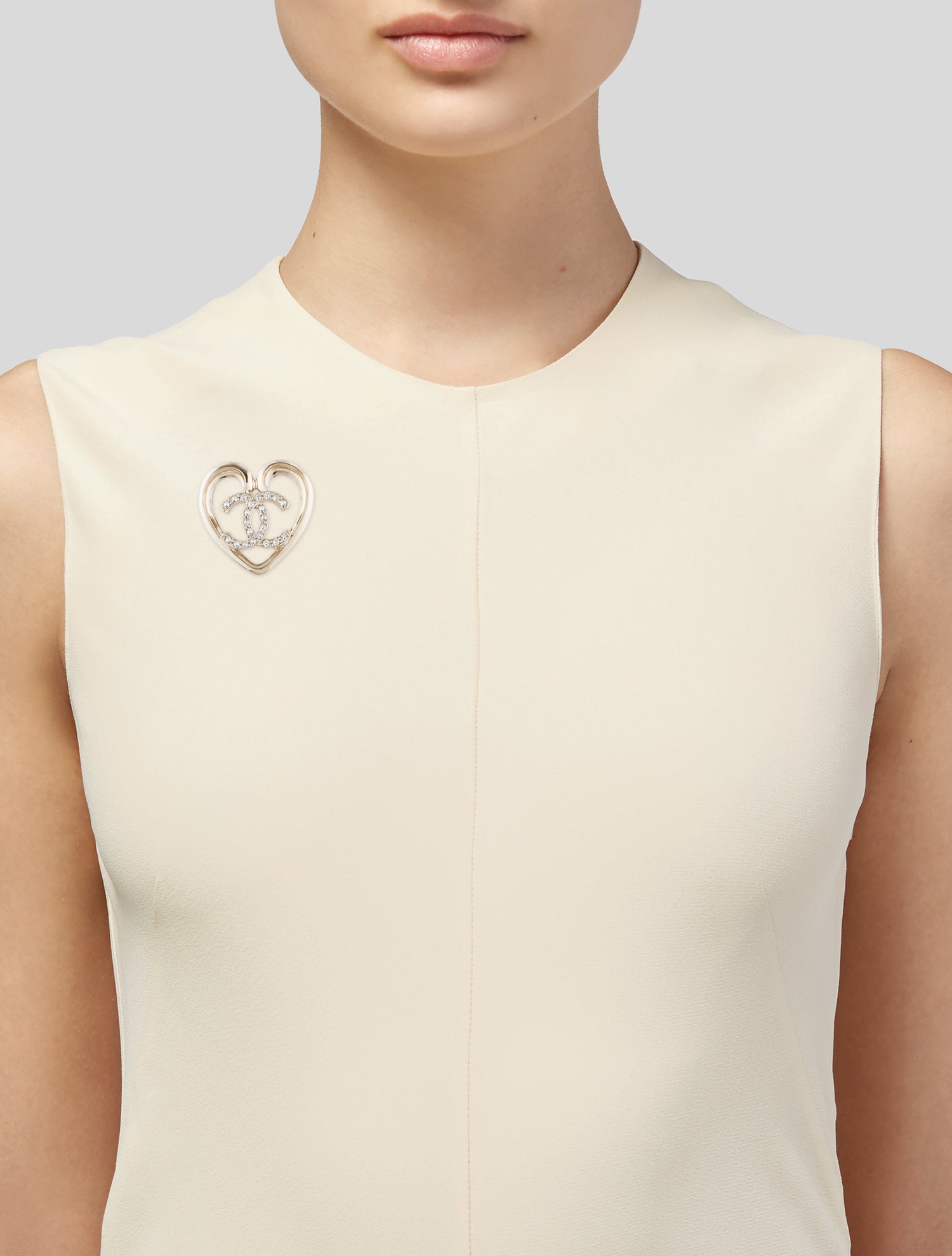 Chanel 2023 Strass CC Heart Brooch w/ Tags