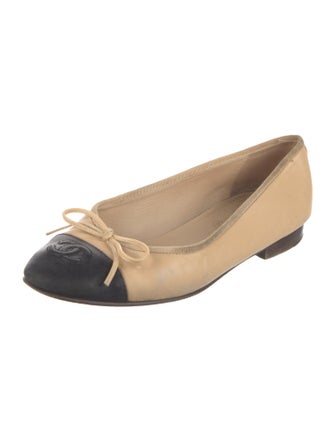 Chanel Interlocking CC Logo Leather Ballet Flats