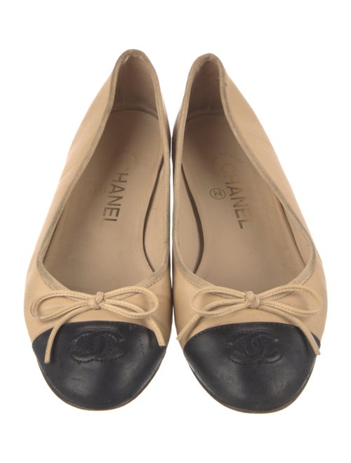 Chanel Interlocking CC Logo Leather Ballet Flats