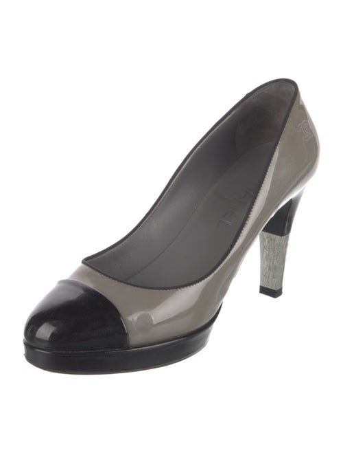 Chanel 2011 Interlocking CC Logo Pumps