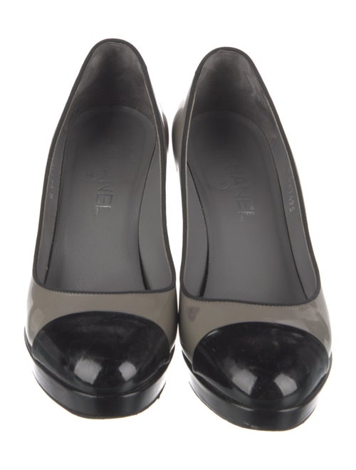 Chanel 2011 Interlocking CC Logo Pumps