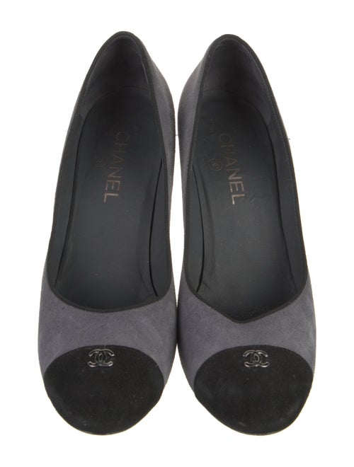 Chanel 2013 Interlocking CC Logo Pumps