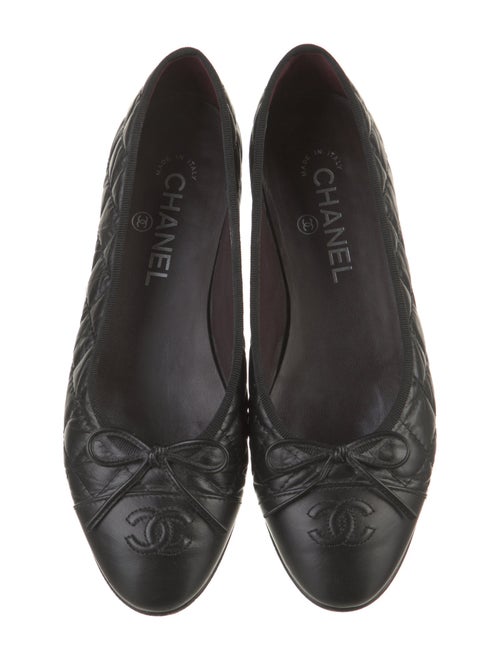 Chanel Interlocking CC Logo Leather Ballet Flats