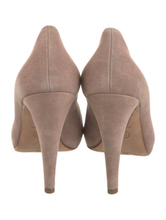Chanel Interlocking CC Logo Suede Pumps