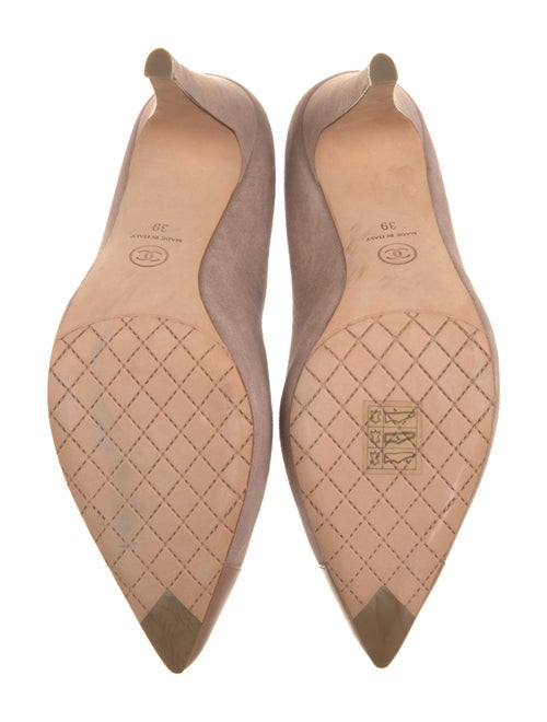 Chanel Interlocking CC Logo Suede Pumps