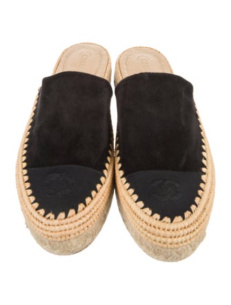 Chanel 2018 Interlocking CC Logo Espadrilles