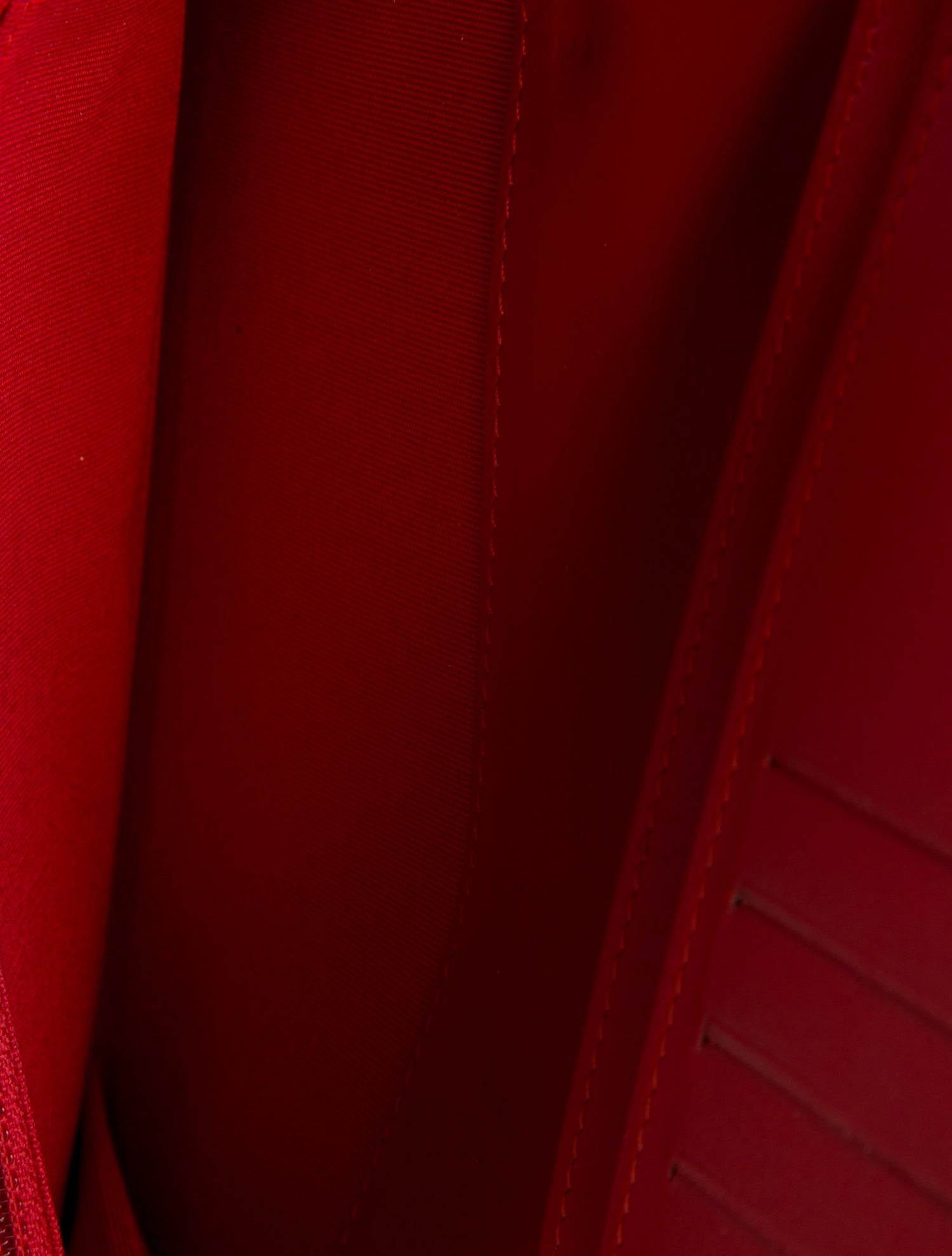 Chanel 2014-2015 Chevron Yen Bifold Wallet