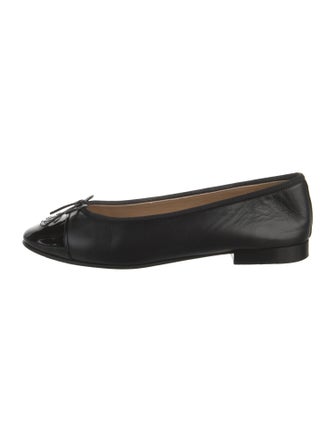 Chanel Interlocking CC Logo Leather Ballet Flats