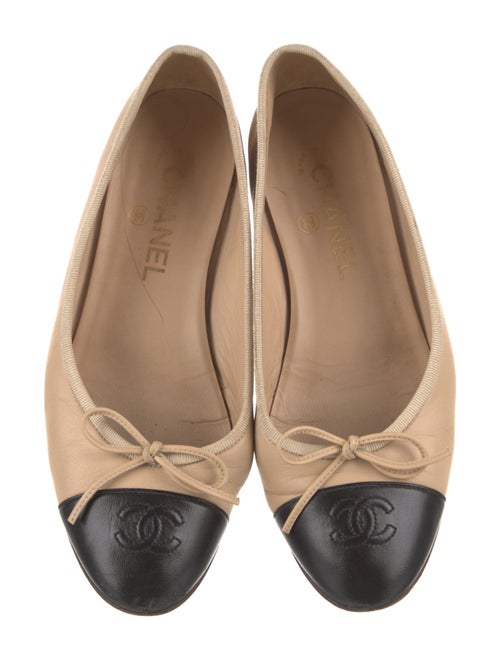 Chanel Interlocking CC Logo Leather Ballet Flats