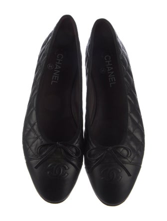 Chanel Interlocking CC Logo Leather Ballet Flats