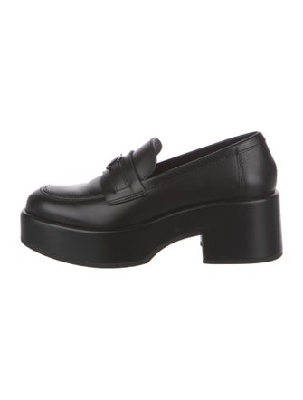 Chanel 2022 Interlocking CC Logo Pumps