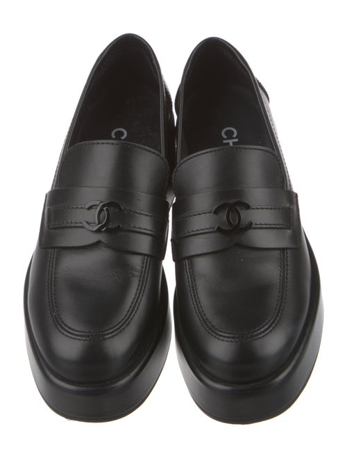 Chanel 2022 Interlocking CC Logo Pumps