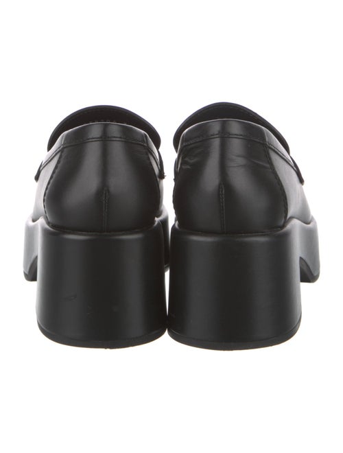 Chanel 2022 Interlocking CC Logo Pumps