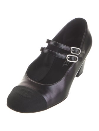 Chanel 2024 Interlocking CC Logo Pumps