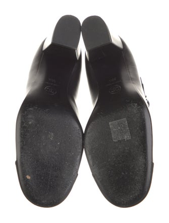 Chanel 2024 Interlocking CC Logo Pumps