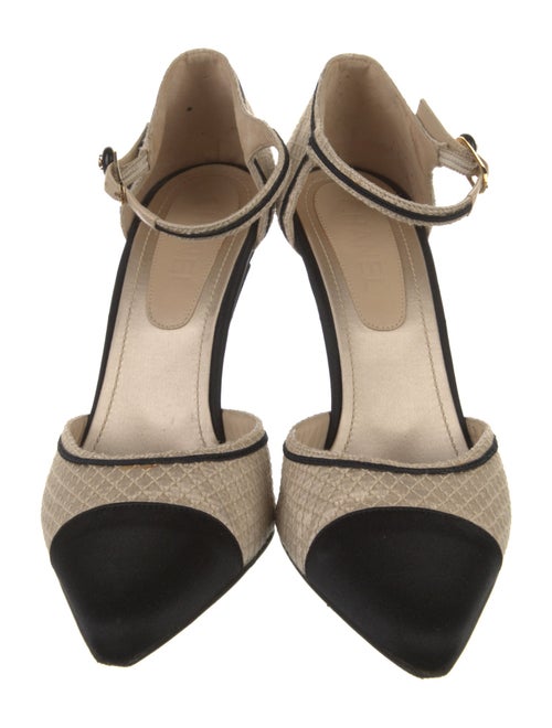 Chanel Interlocking CC Logo D'Orsay Pumps