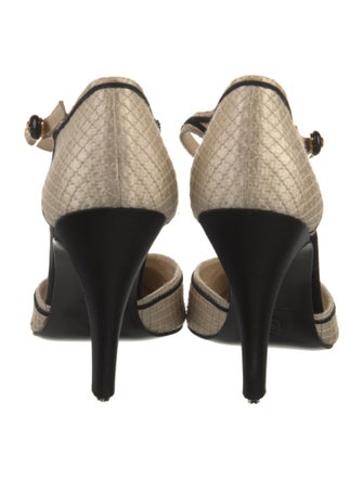 Chanel Interlocking CC Logo D'Orsay Pumps