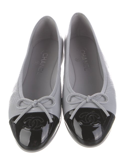 Chanel Interlocking CC Logo Leather Ballet Flats