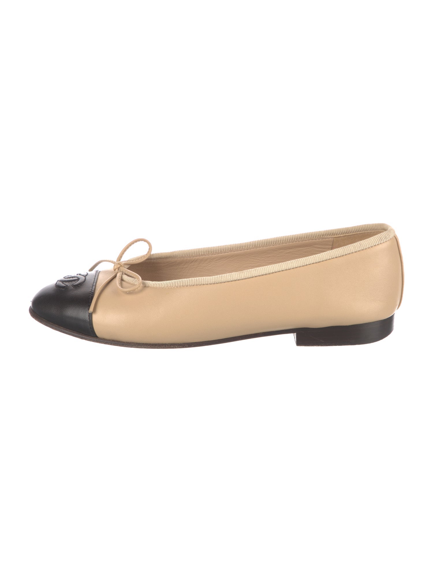 Chanel Interlocking CC Logo Leather Flats