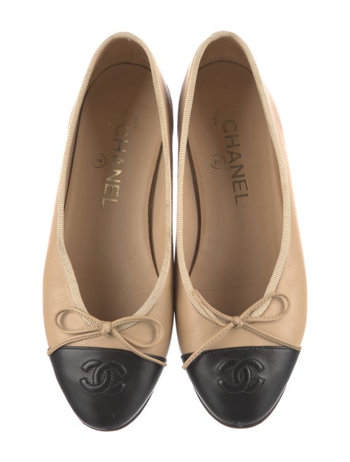 Chanel Interlocking CC Logo Leather Flats