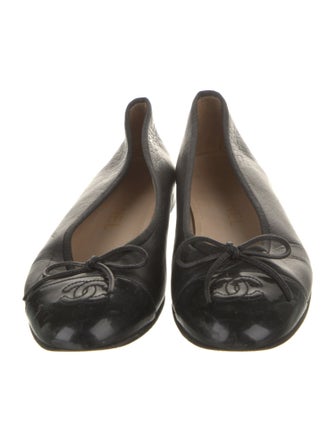 Chanel Interlocking CC Logo Leather Ballet Flats