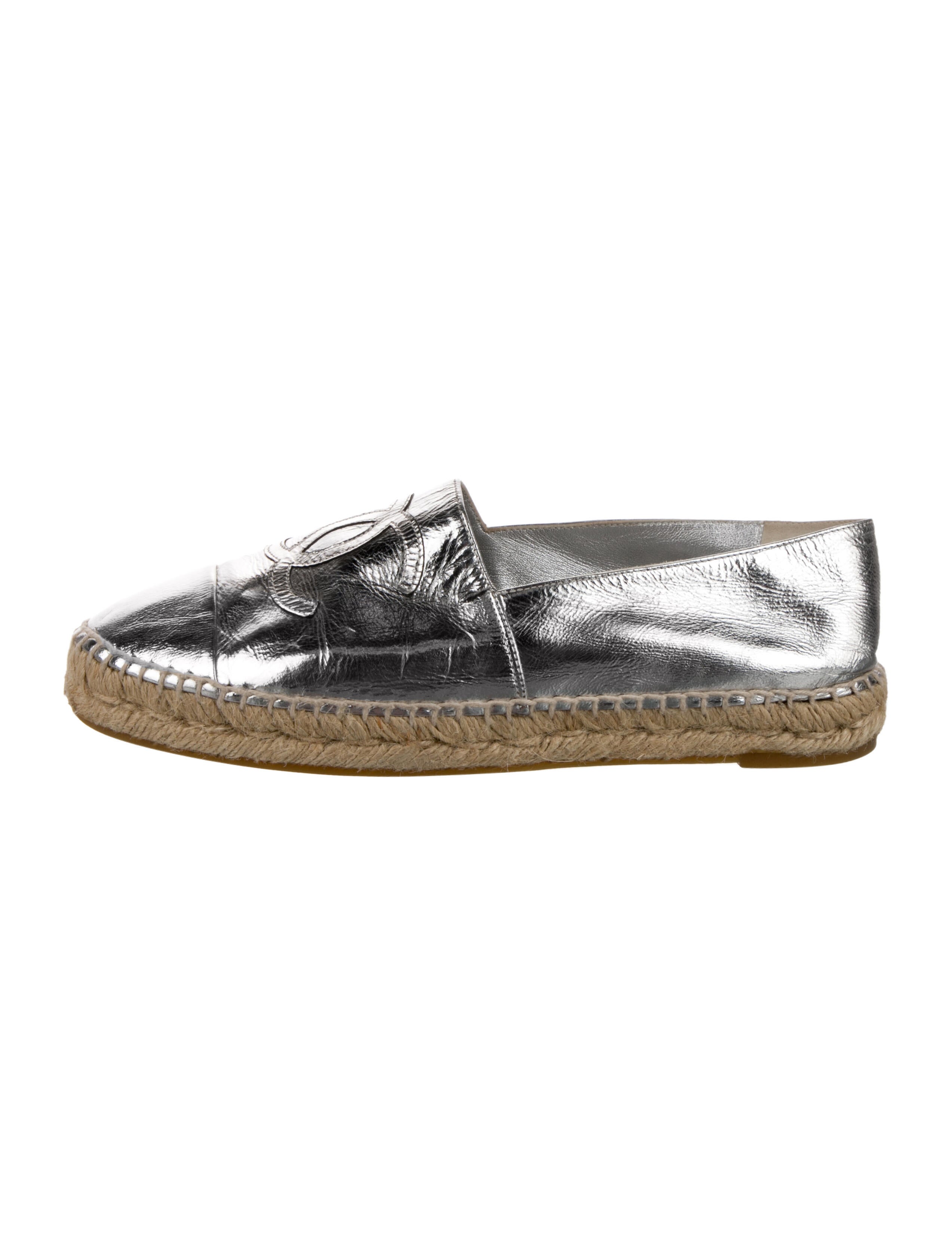 Chanel Interlocking CC Logo Leather Espadrilles