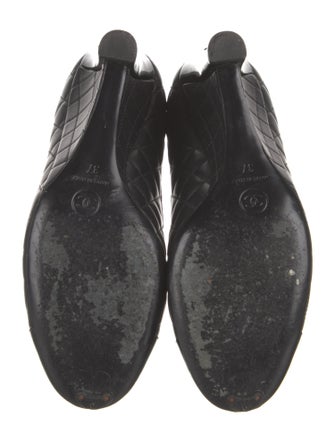 Chanel 2012 Interlocking CC Logo Pumps