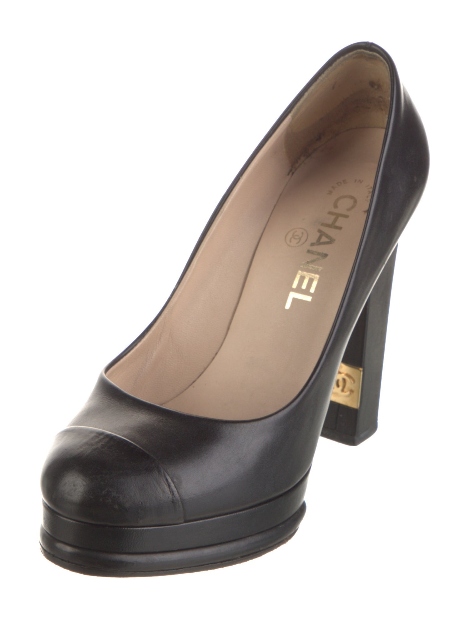 Chanel Interlocking CC Logo Leather Pumps